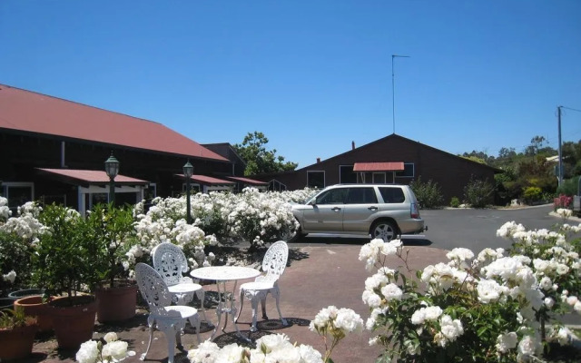 Pemberton Old Picture Theatre Holiday Apartments