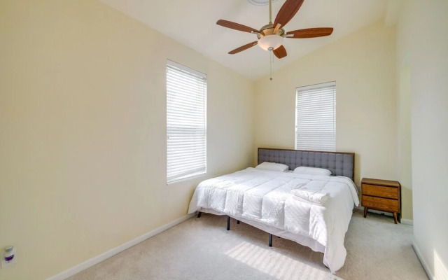 5 Mi to US Capitol: Washington DC Townhome