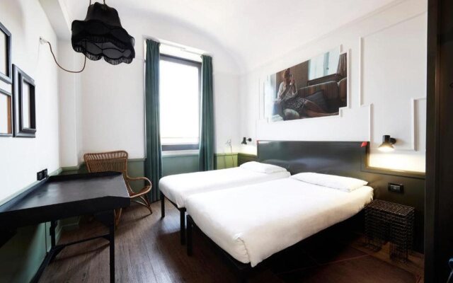 Hostel Generator Rome