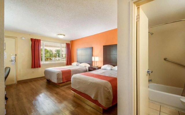 Motel 6 Washington, DC - Convention Center