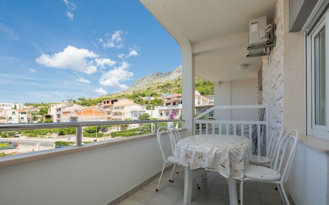 Apartments and Rooms Denis