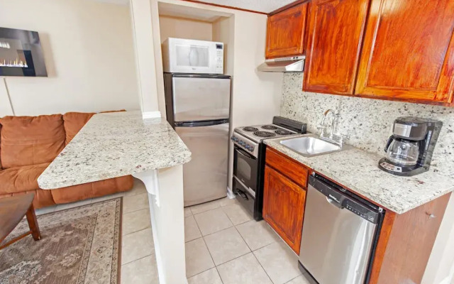 Meridian Plaza by Beach Vacations