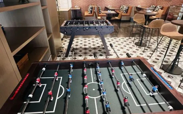 Kyriad Hotel (Zhengzhou Zijingshan Business District Wenmiao Subway Station Store)