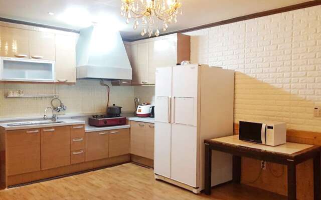 Gwangyang Fine House in Uchi Pension