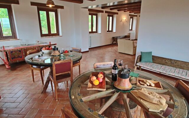 Luxurious Mansion with Private Garden in Montecassiano