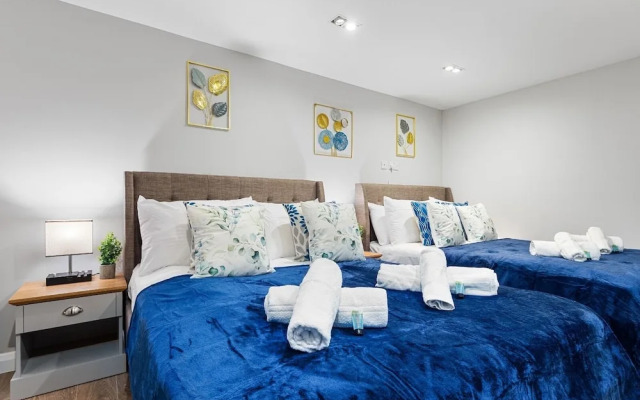 Modern Battersea Suite - London City Retreat