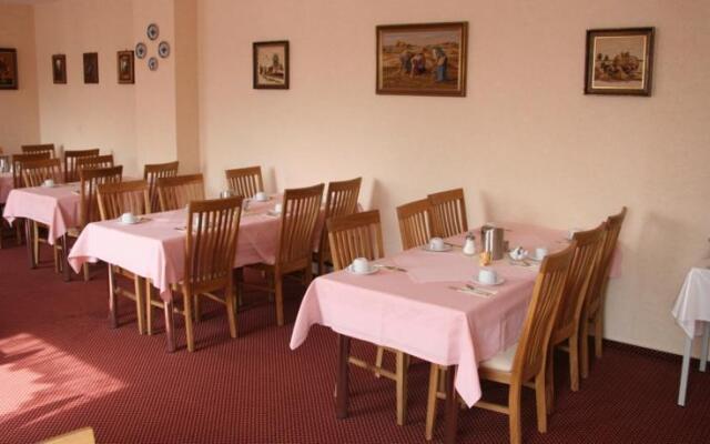 Hotel Aron