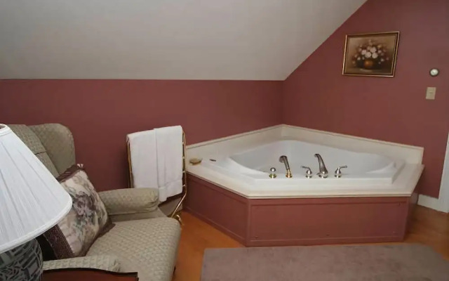 Green River Bridge House