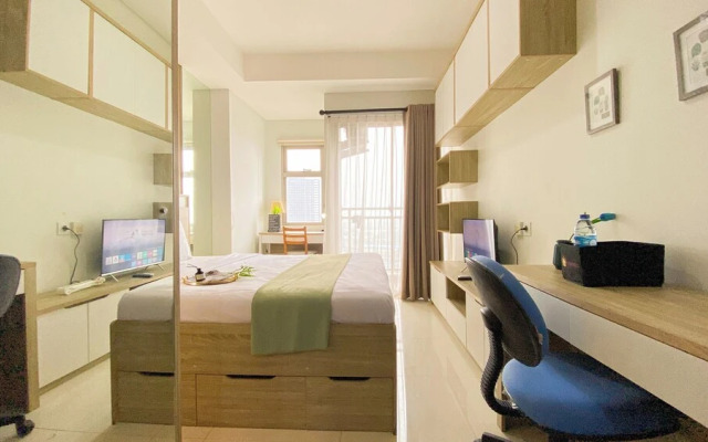 Modern Look and Restful Studio Apartment Springwood Residence Tangerang