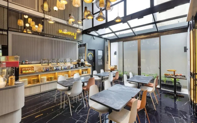 ROOMS INC Sudirman Jakarta