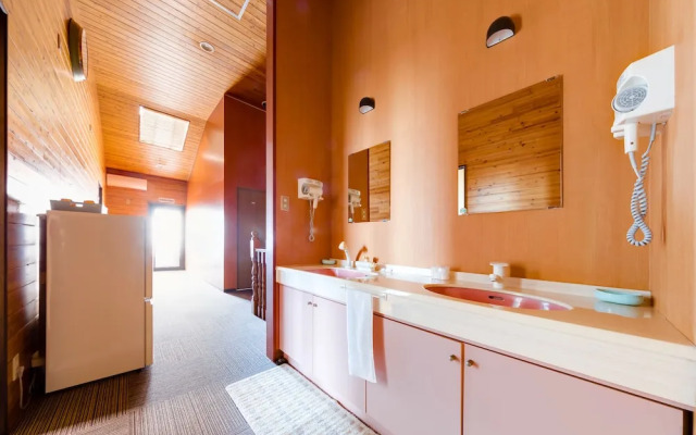 Yolee Guest House