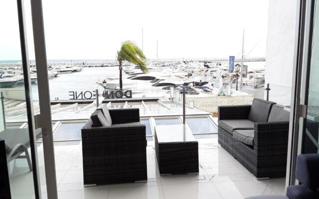 136 A First Line sleeps 6