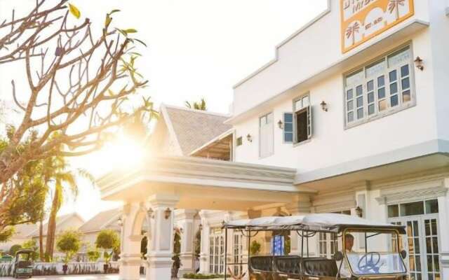 Mybanlao Hotel