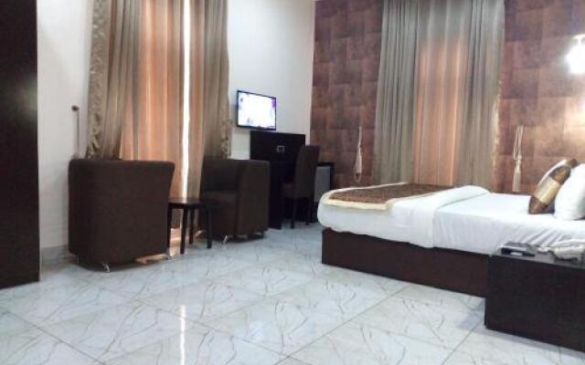 Bana Hotel & Suites