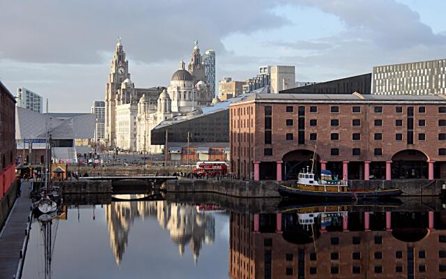 Holiday Inn Express Albert Dock, an IHG Hotel