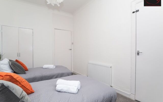 One Bedroom Apartment by Klass Living Serviced Accommodation Rutherglen - Crossroads Apartment With WiFi and Parking