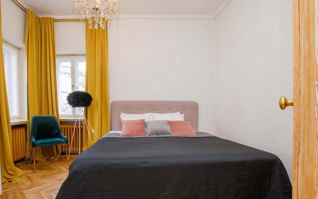 Apartment near old town in historical building