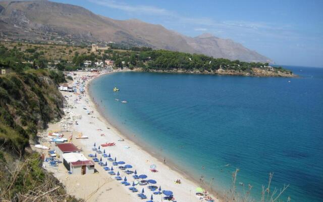 VILLA con giardino a 5 min dal mare