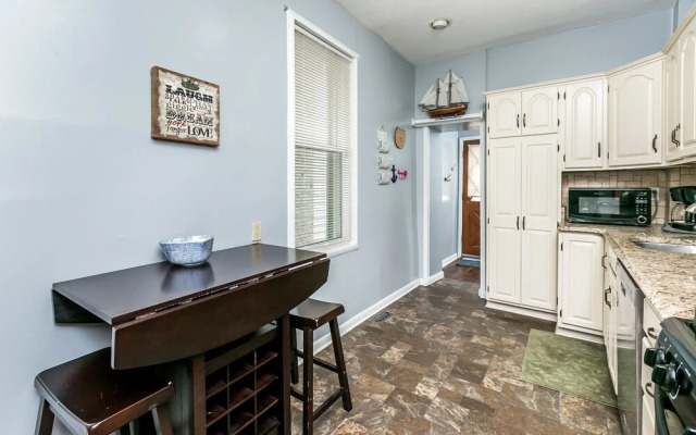 Charming Home Near Harbor&stadiums W/2carparking