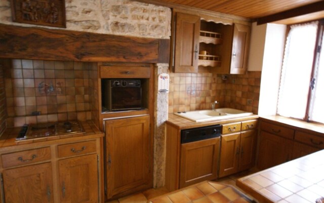 Cozy Holiday Home With Garden in Padirac France