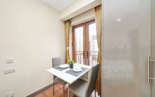 Hotel Apartment in Ilford