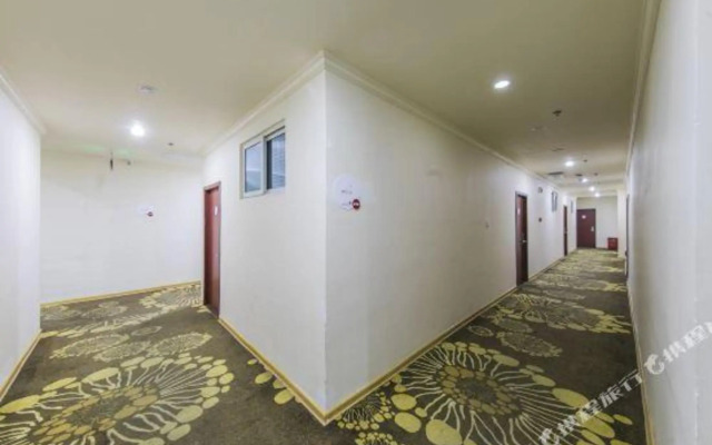 Elong ME Hotel (Quanzhou Donghai Bay Taigu Plaza)