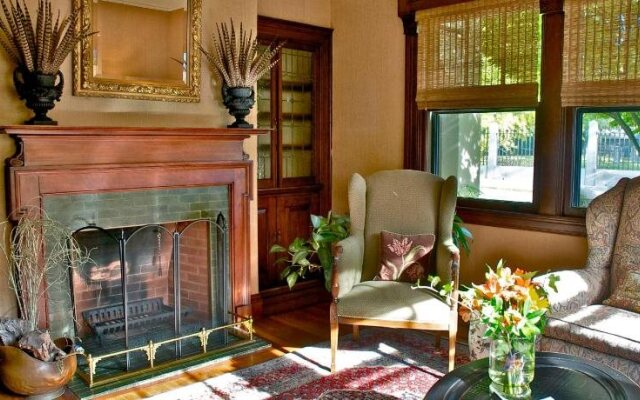 Hilltop Inn
