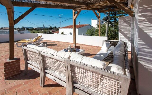 Casa Arroio by Portucasa