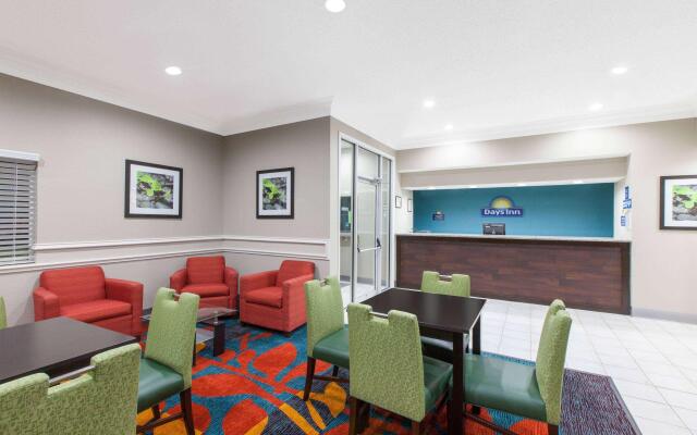 Days Inn by Wyndham Ennis