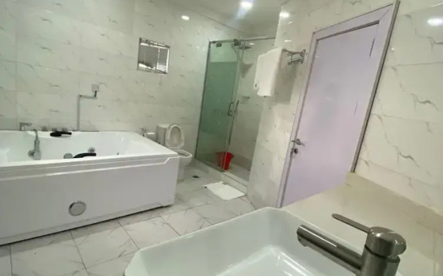 Am Place Luxury Apartments