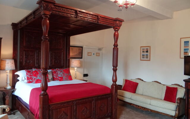 Rollestone Manor
