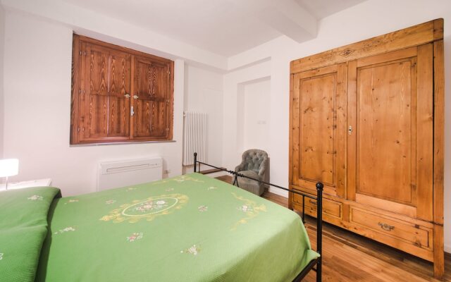 Well-Kept Apartment Short Walk to The Duomo