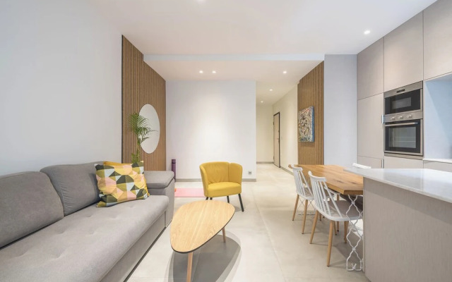 Stunning Design 1BR  Secret Garden