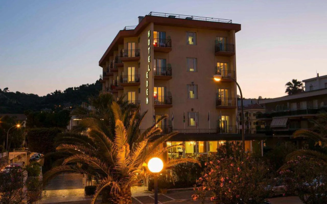 Hotel Eden