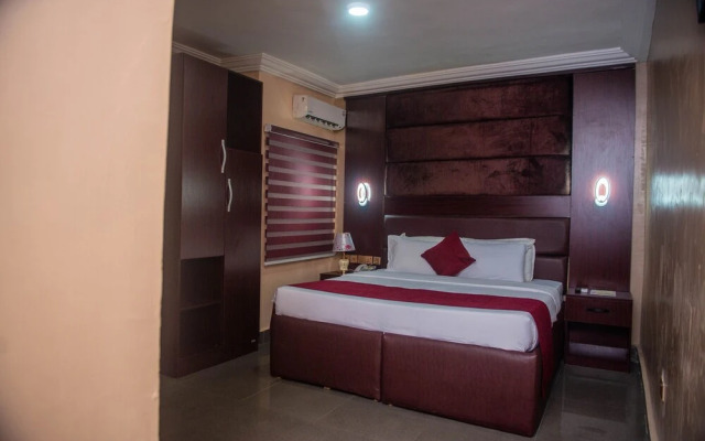 Delano Hotel And Suites