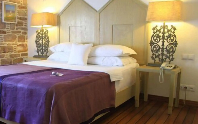 Cunda Lena Otel