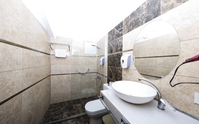 Akay Garden Family Club