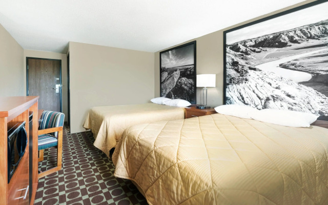 Super 8 by Wyndham Miles City