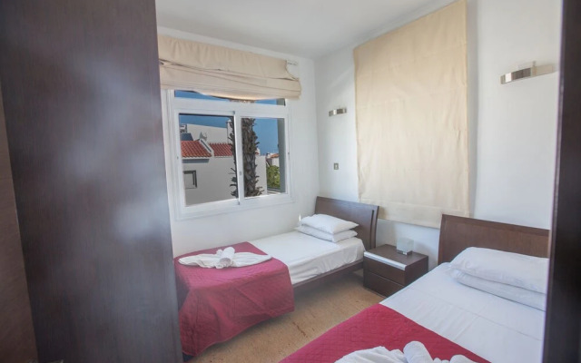 Villa Naomi, Beautiful 4bdr Central Protaras Villa with Private Pool