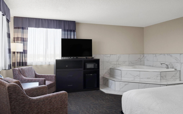 Ramada by Wyndham Saskatoon