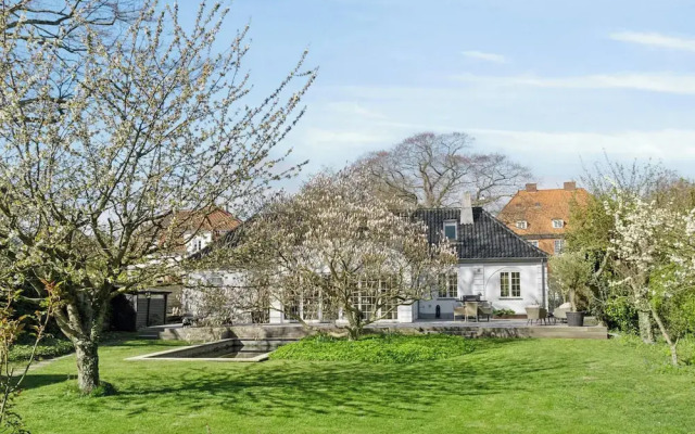 Sanders Swan - Marvellous Villa Close to the Center of Copenhagen