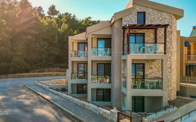 Elpiniki Luxury Rooms