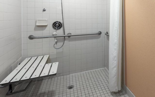 Super 8 Strongsville