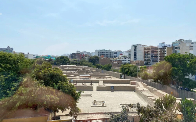 Ayacucho apartments near Huaca Pucllana by Wynwood-House