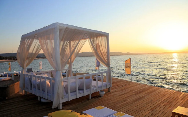 Ceshme Plus Hotel