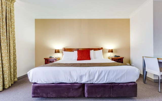 Central Hillcrest Apartment Hotel