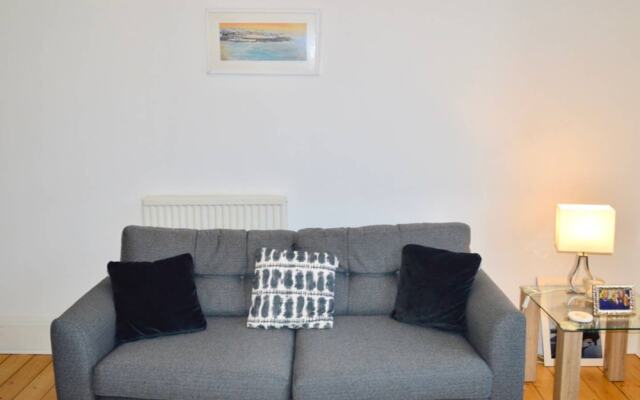 Modern and Bright 1 Bed Flat Near Leith