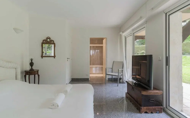 Luxury Haven With Pool, Tennis and Large Garden