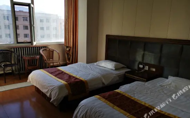 Yixin Rujia Business Hotel