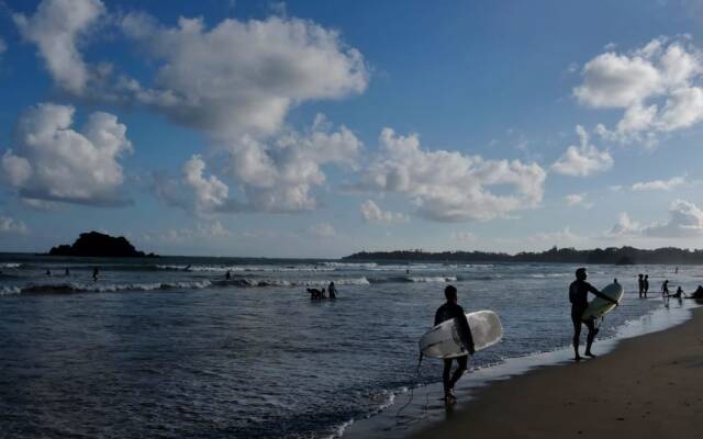 Happy hammocks, Weligama
